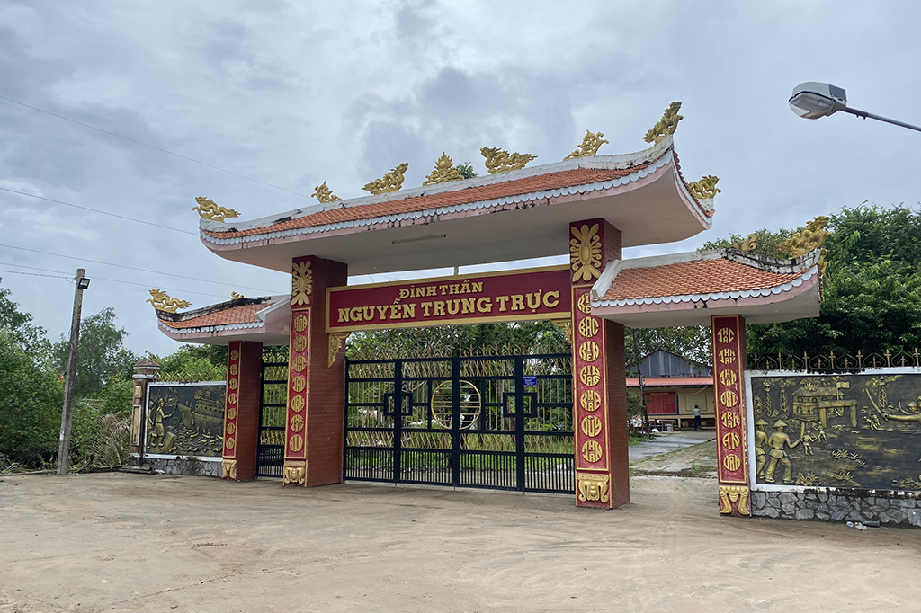 ĐÌNH THẦN NGUYỄN TRUNG TRỰC